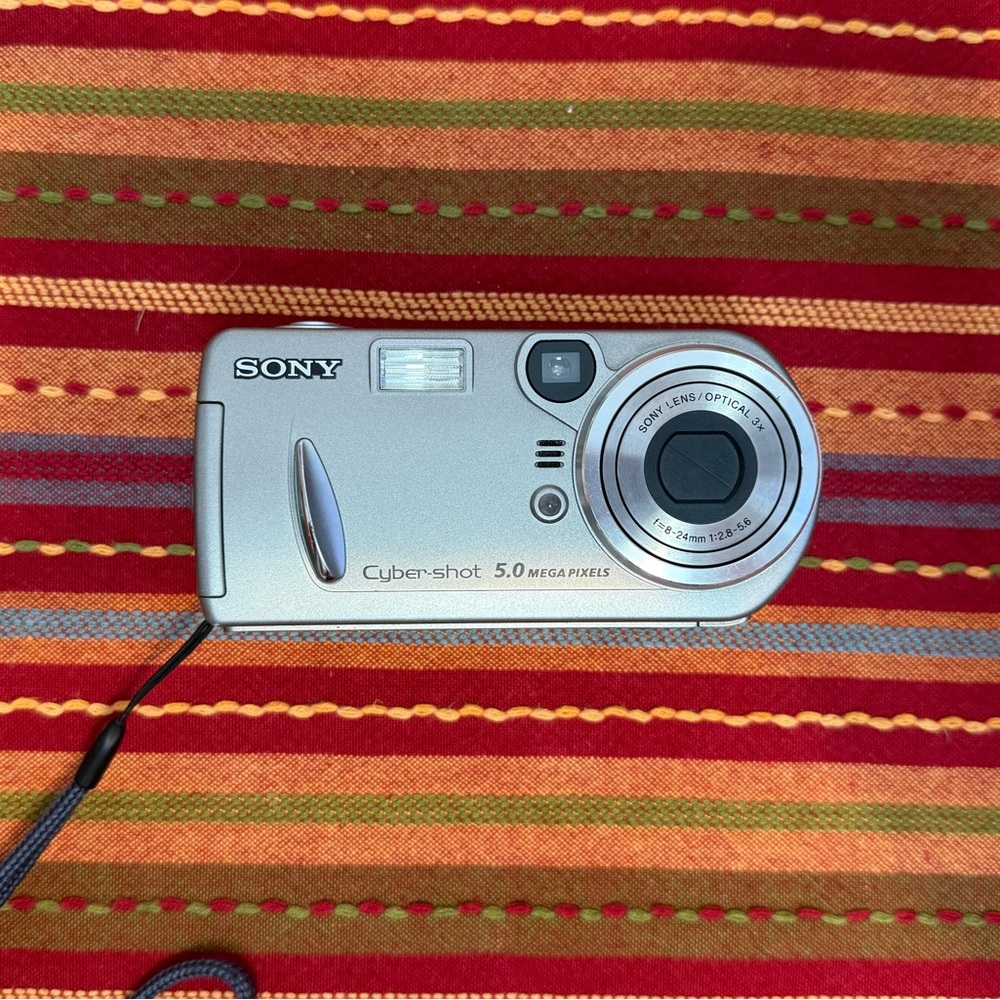 sony cyber shot mpegmovievx vintage camera!
